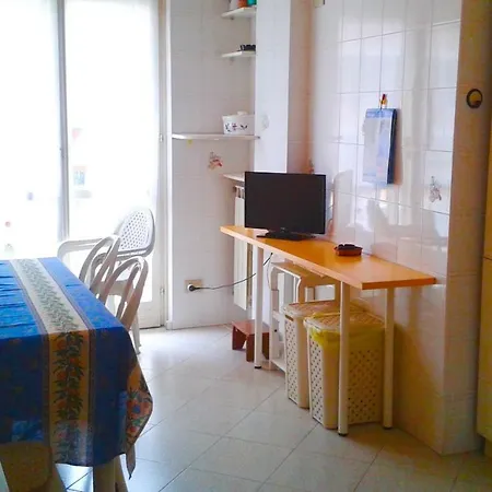 200 M. Mare Appartamento Marina dʼAndora
